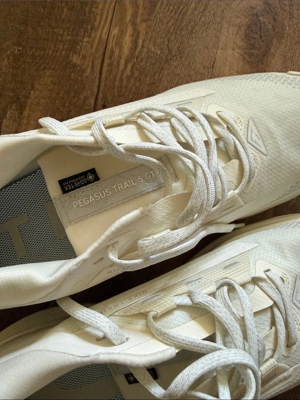 Nike Men's White Lightweight Knit Sneakers